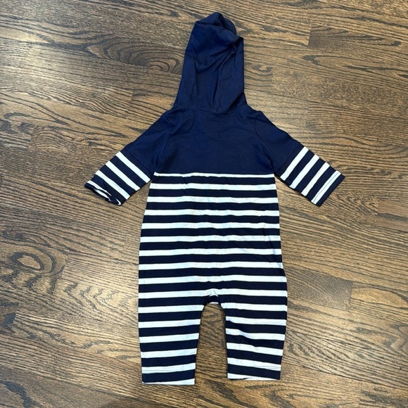 Baby Gap hooded stripe romper 3-6 months navy blue and white nwt - Picture 2 of 4